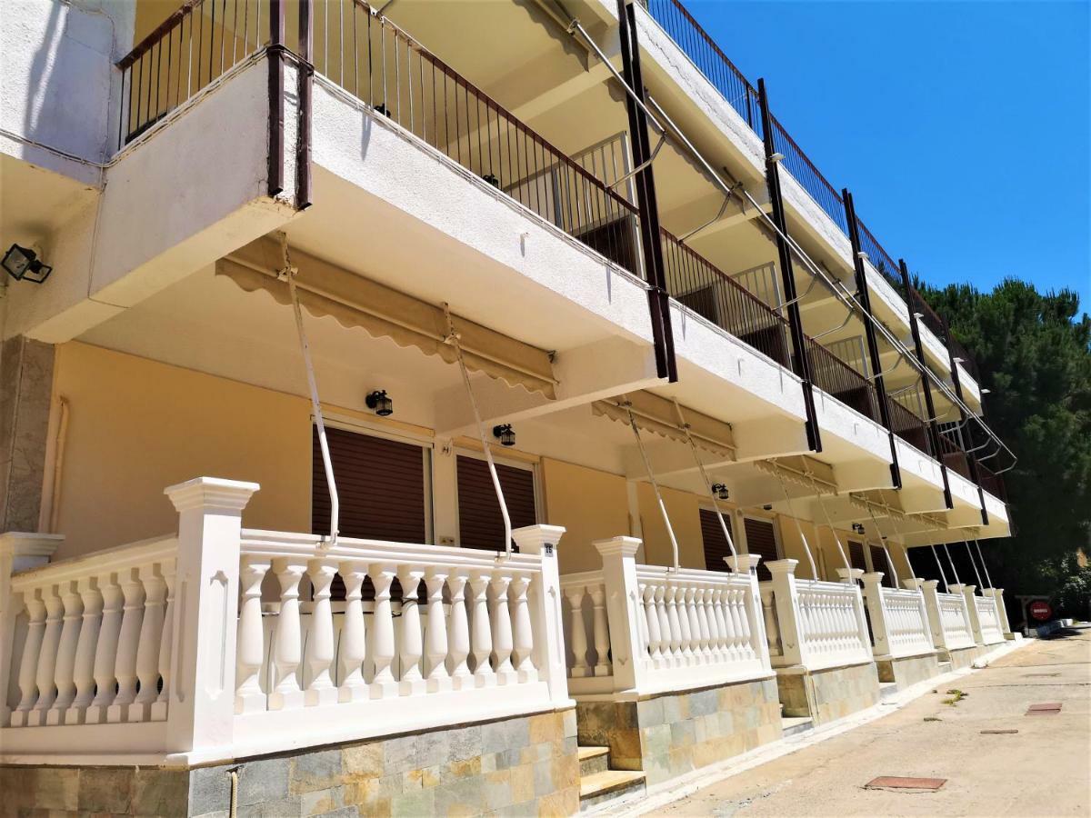 Neorio Studios Poros Town Exterior photo